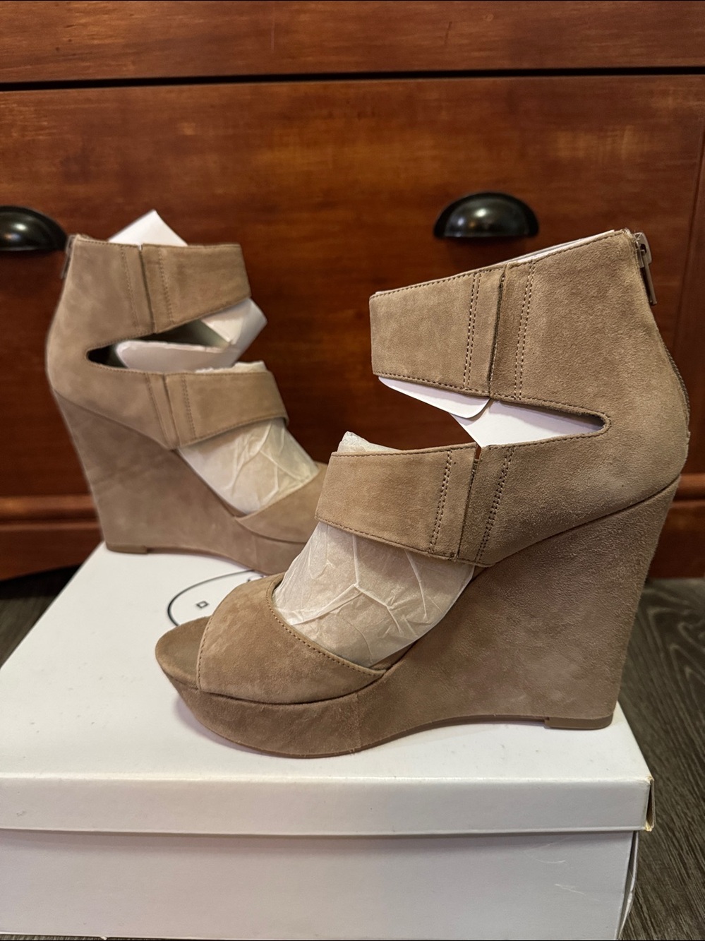 Steve Madden Taupe Suede Essex Platform Wedge NIB - Picture 4 of 7